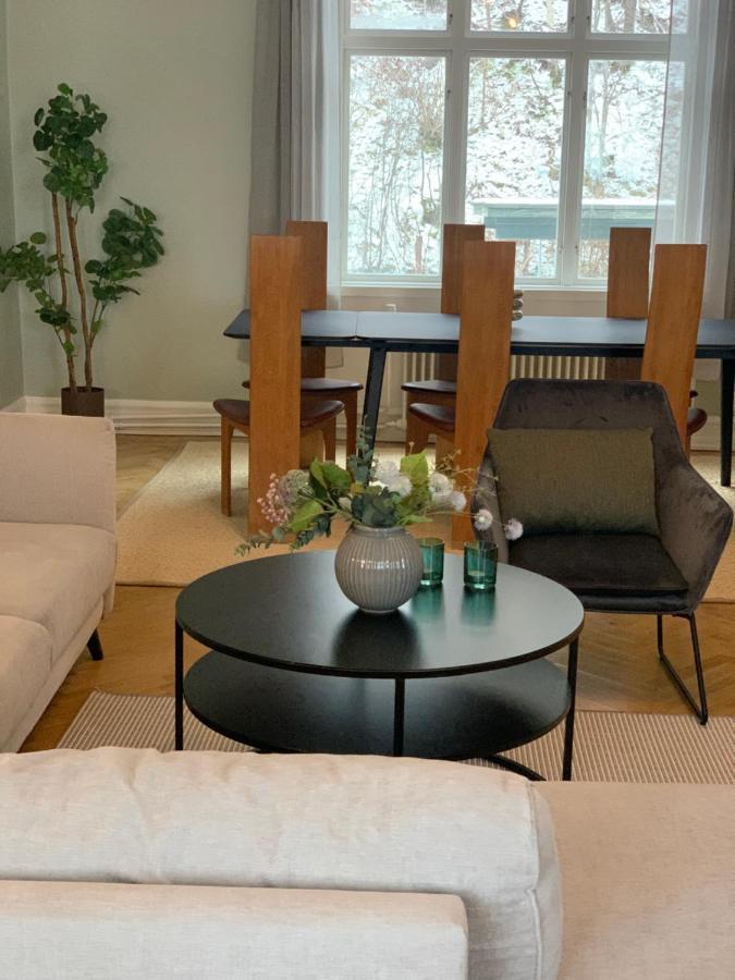 Tree Top Hill - The Old Station House - Bastad Holiday Apartments 외부 사진