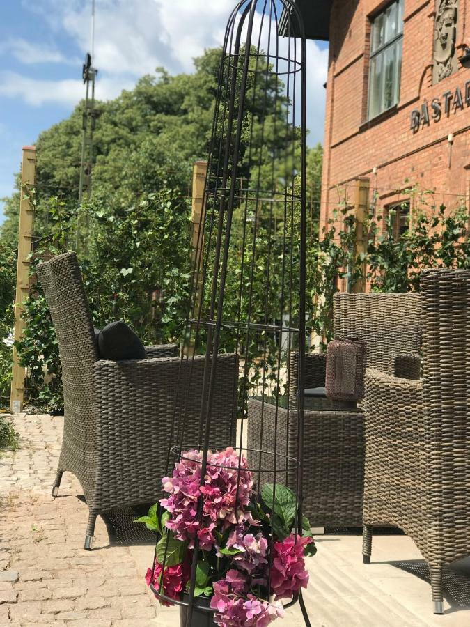 Tree Top Hill - The Old Station House - Bastad Holiday Apartments 외부 사진