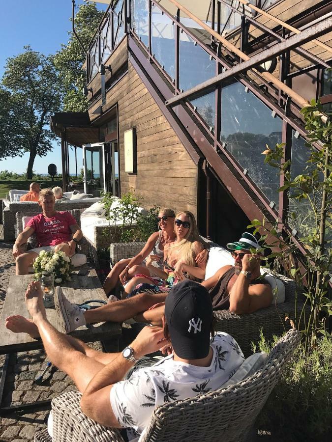 Tree Top Hill - The Old Station House - Bastad Holiday Apartments 외부 사진